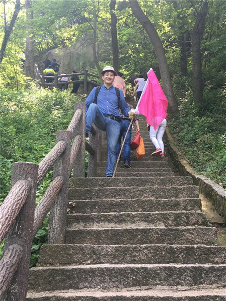 天思装饰巨石山两日游之登山游览巨石山